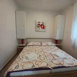 https://apartments-leon-1.in-istria.net