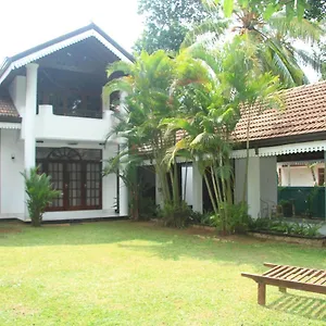 *** Bed & Breakfast Taprobane Sri Lanka